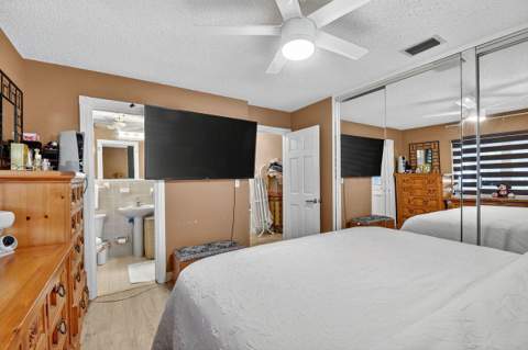 133 Greenbrier Drive, Palm Springs FL - photo 17 of 66