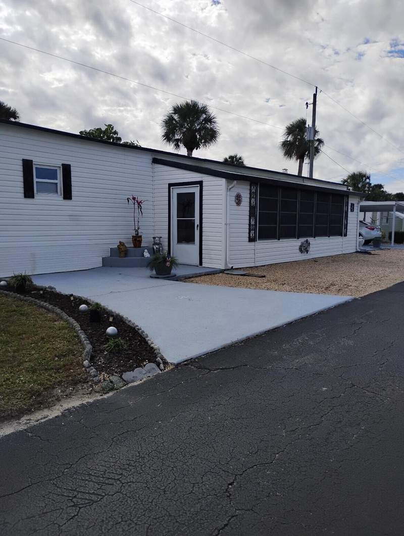 1 bedroom Condominium at 13827 S Indian River Drive #5, Resubdivision Of 9/10-37-41, Jensen Beach — photo 2