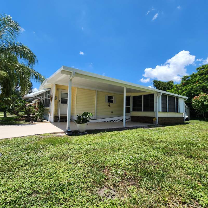 2 bedroom Manufactured Home at 218 W Caribbean, Spanish Lakes Golf Village, Port St. Lucie — photo 4