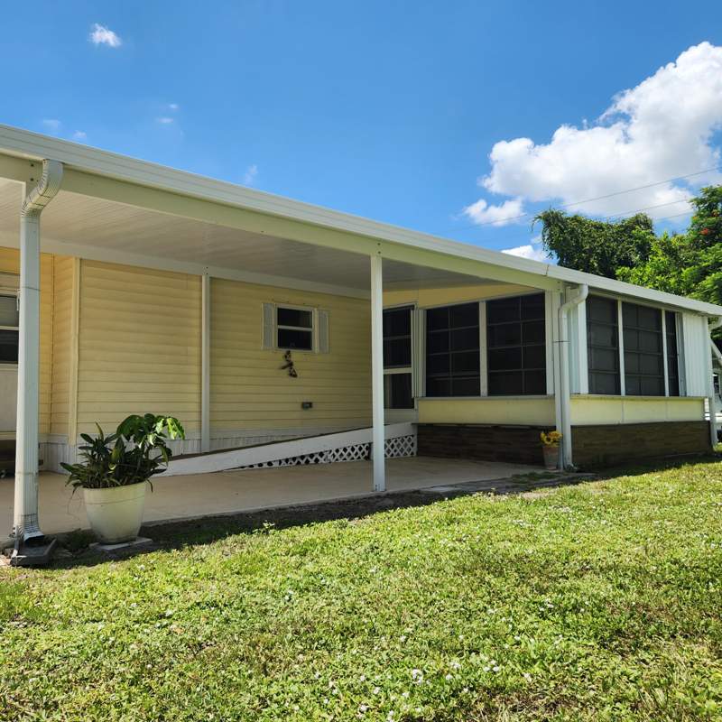 2 bedroom Manufactured Home at 218 W Caribbean, Spanish Lakes Golf Village, Port St. Lucie — photo 5