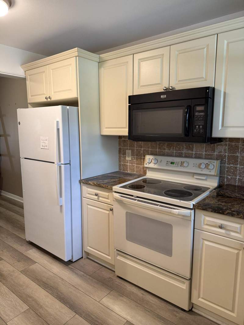 2 bedroom Condominium at 4760 Lucerne Lakes Boulevard #206, SUNRISE OF PALM BEACH CONDO 1,2,3,4, 14 AND 17, Lake Worth — photo 4
