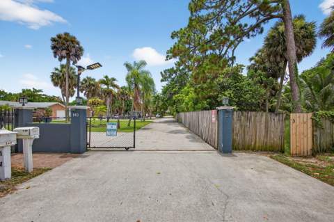 129 Fleming Avenue, Greenacres FL - photo 8 of 37
