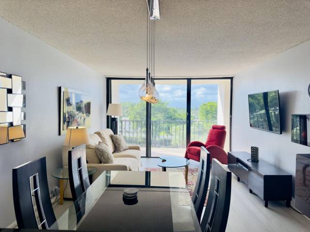Lakeshore Club Condo