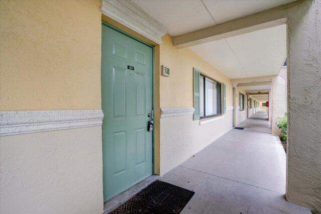 2 bedroom Condominium at 1104 Meadows Circle, Meadows On The Green Condo, Boynton Beach — photo 2