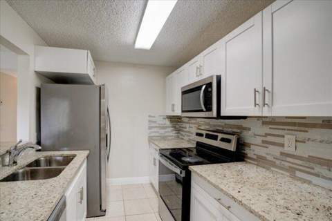 1104 Meadows Circle, Boynton Beach FL - photo 13 of 27