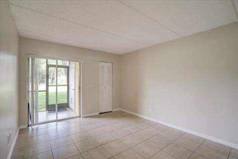 1104 Meadows Circle, Boynton Beach FL - photo 14 of 27