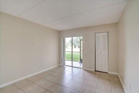 1104 Meadows Circle, Boynton Beach FL - photo 17 of 27