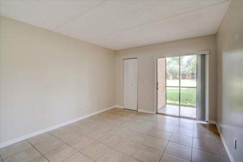1104 Meadows Circle, Boynton Beach FL - photo 19 of 27