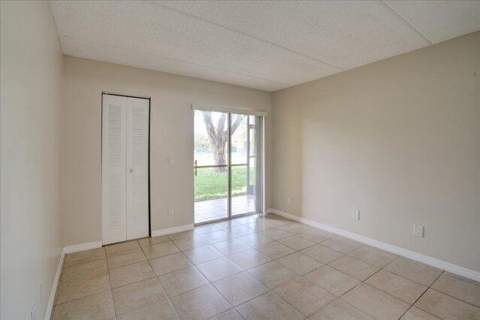 1104 Meadows Circle, Boynton Beach FL - photo 20 of 27