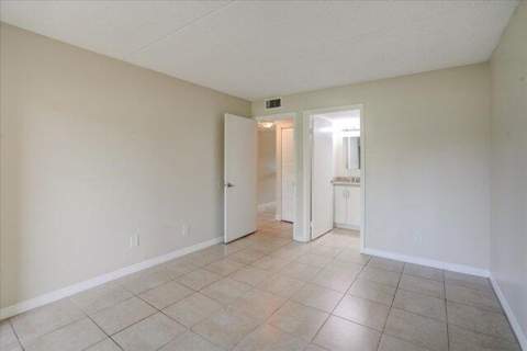 1104 Meadows Circle, Boynton Beach FL - photo 21 of 27
