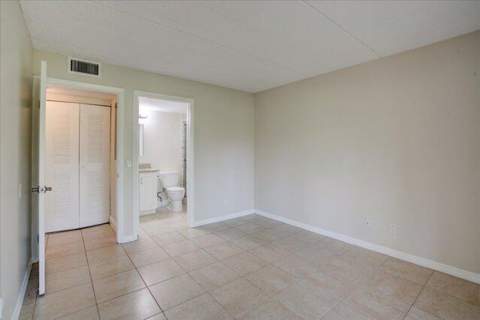 1104 Meadows Circle, Boynton Beach FL - photo 22 of 27