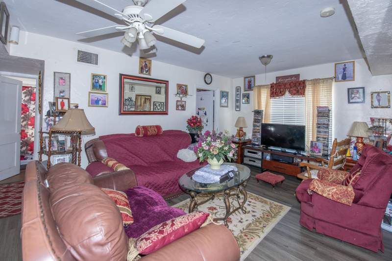 3 bedroom Single Family Residence at 928 S Dixie Highway, Lake Worth Town Of Add 1, Lake Worth Beach — photo 2