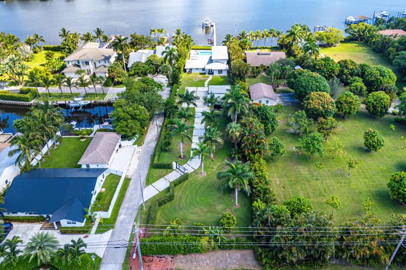 3 bedroom Single Family Residence at 5447 Center Street, Jupiter, Jupiter — photo 2