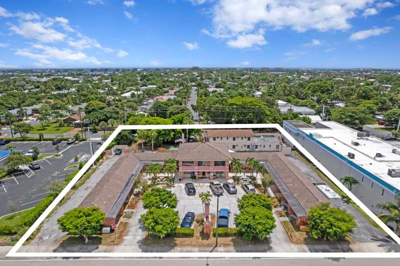 28 bedroom Single Family Residence at 7800 S Dixie Highway, Homewood, West Palm Beach — photo 1