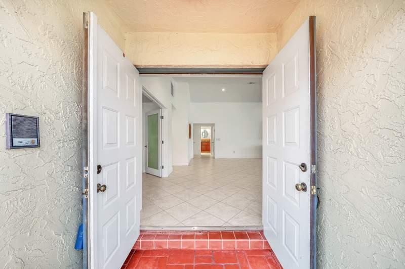 3 bedroom Single Family Residence at 10255 Sunset Bend Drive, Boca Woods Country Club 10, Boca Raton — photo 2