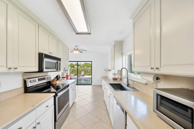 3 bedroom Single Family Residence at 10255 Sunset Bend Drive, Boca Woods Country Club 10, Boca Raton — photo 5