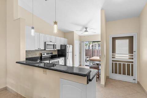 816 Sky Pine Way #G, Greenacres FL - photo 10 of 38