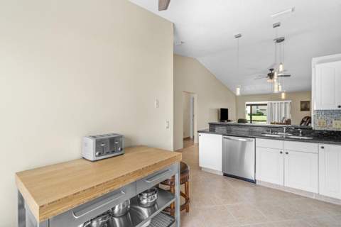 816 Sky Pine Way #G, Greenacres FL - photo 12 of 38