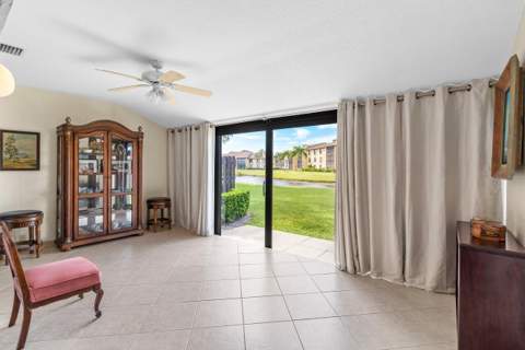 816 Sky Pine Way #G, Greenacres FL - photo 17 of 38
