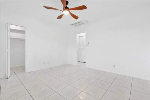 1001 N Riverside Drive #104, Pompano Beach FL - photo 8 of 17
