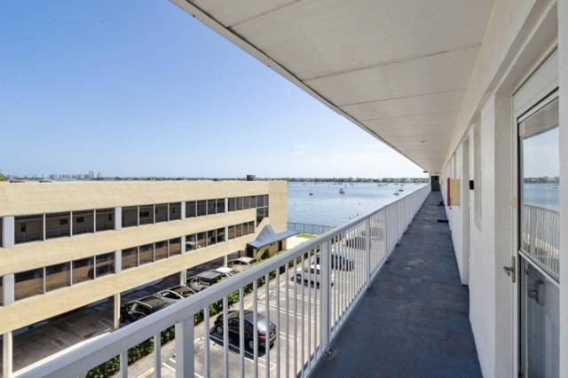 Regency Surf & Racquet Club Condo