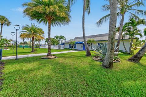 1097 Circle Terrace #C, Delray Beach FL - photo 24 of 36