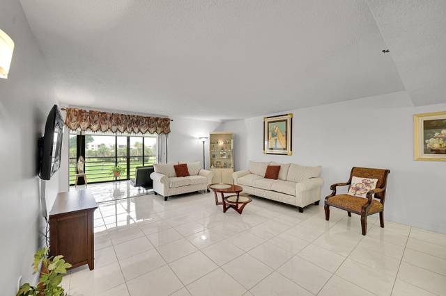 9165 SW 14th Street #1304