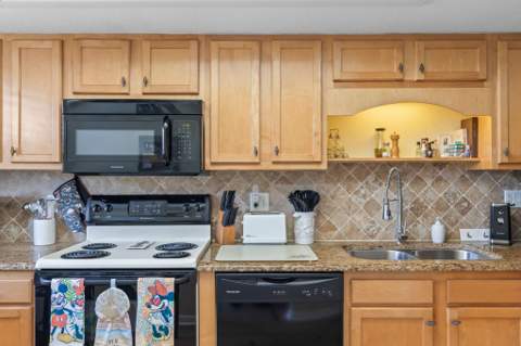 1181 Carlton Court #202, Fort Pierce FL - photo 8 of 33