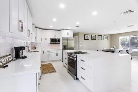 5200 Club Road, Haverhill FL - photo 6 of 33