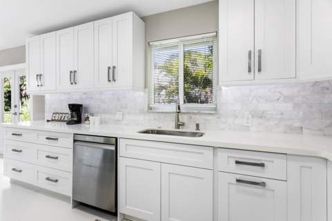 5200 Club Road, Haverhill FL - photo 8 of 33
