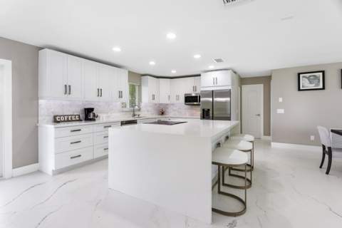 5200 Club Road, Haverhill FL - photo 11 of 33