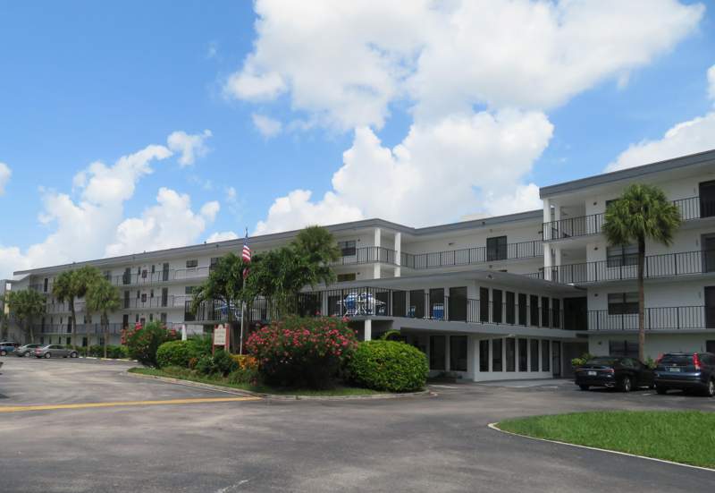 1 bedroom Condominium at 9233 SW 8th Street #117, Isle of Boca Dunes 3, Boca Raton — photo 2
