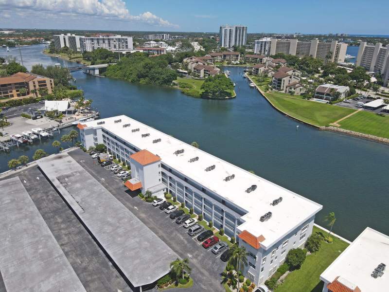 2 bedroom Condominium at 20 Yacht Club Drive #403, Ports O Call Condo S A, B, C And D, North Palm Beach — photo 3