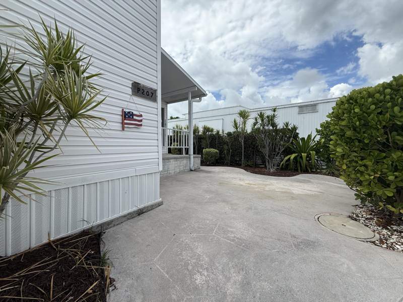 2 bedroom Manufactured Home at 207 N Heron Drive #P, Briny Breezes Inc, Briny Breezes — photo 3