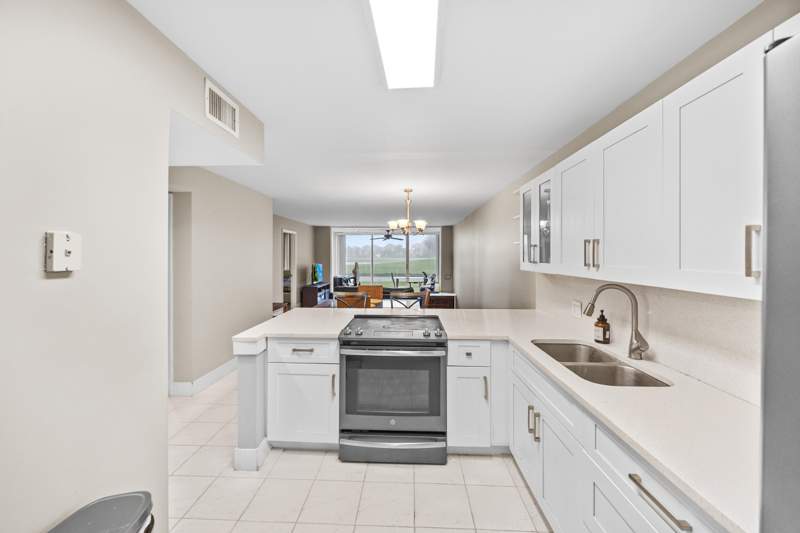 2 bedroom Condominium at 4539 Luxemburg Court #104, Fountains Of Palm Beach, Lake Worth — photo 4