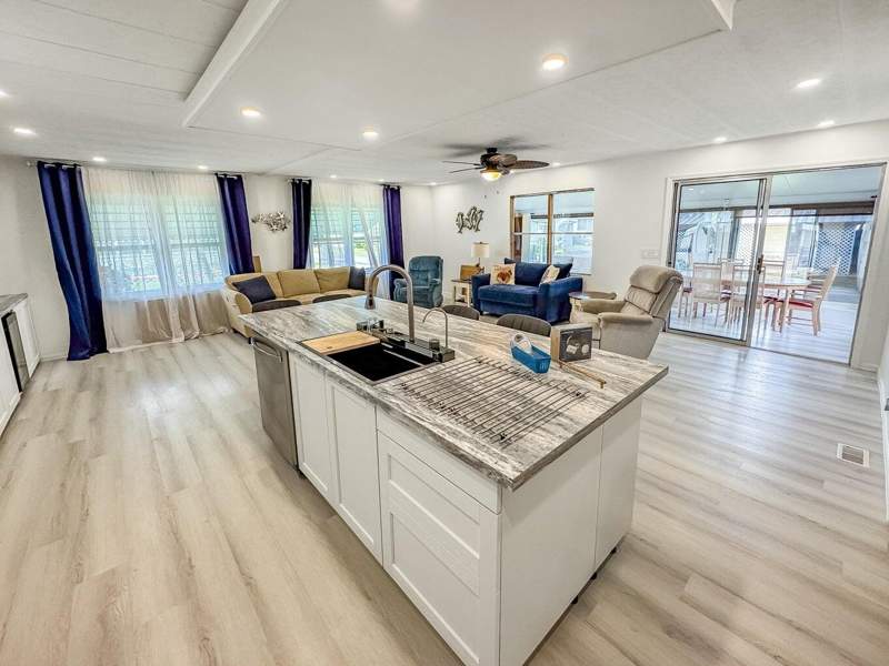 2 bedroom Mobile Home at 37045 Exuma Bay, Jamaica Bay Mobile Home Co Op, Boynton Beach — photo 5