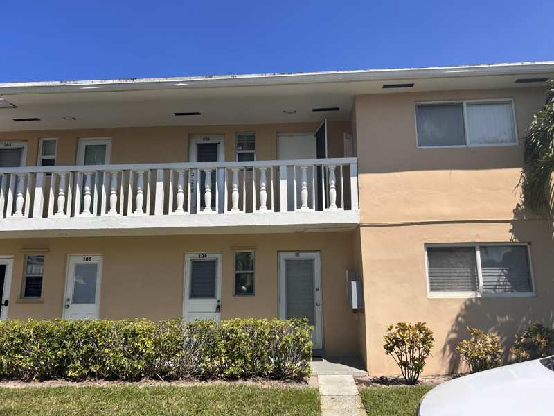 2 bedroom Condominium at 2214 NE 1st Way #106, Village Royale Condo 6, Boynton Beach — photo 1