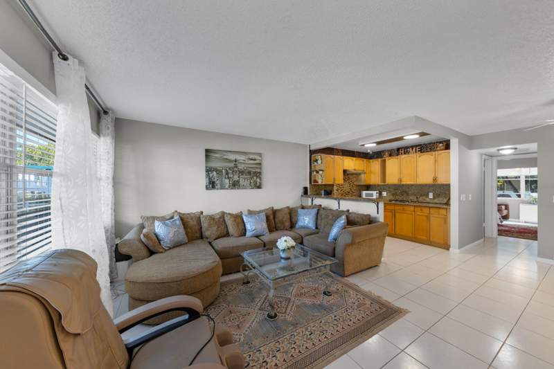 1 bedroom Condominium at 5 Newport A, Century Village Newport A, Deerfield Beach — photo 3