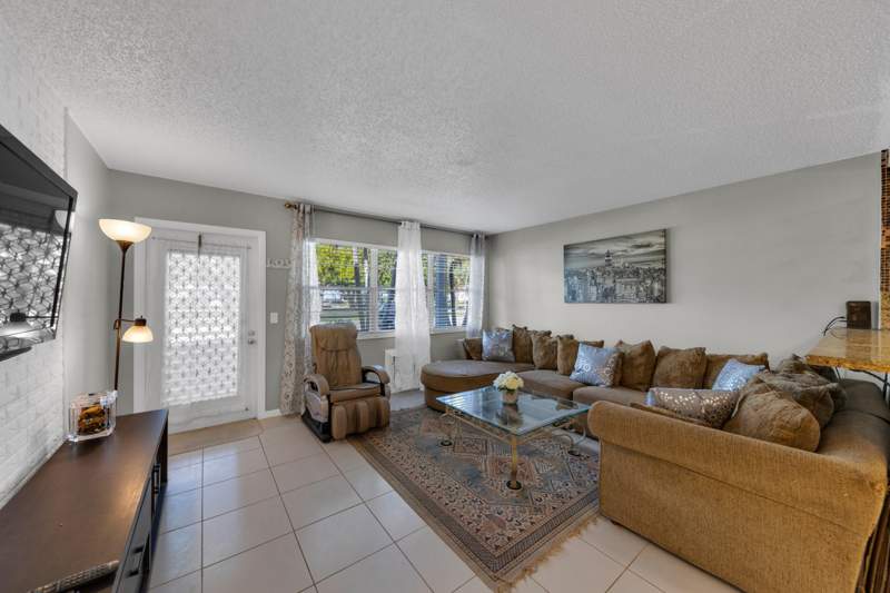 1 bedroom Condominium at 5 Newport A, Century Village Newport A, Deerfield Beach — photo 4