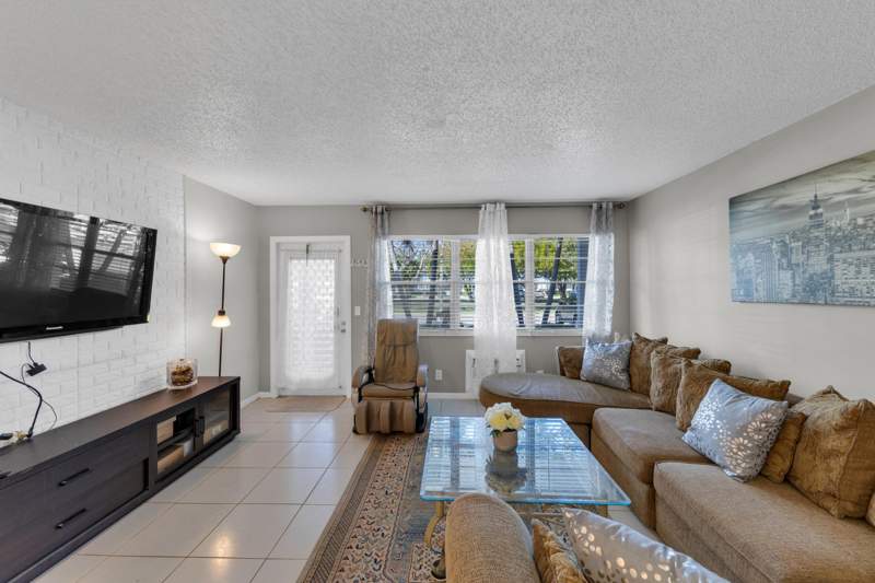1 bedroom Condominium at 5 Newport A, Century Village Newport A, Deerfield Beach — photo 5