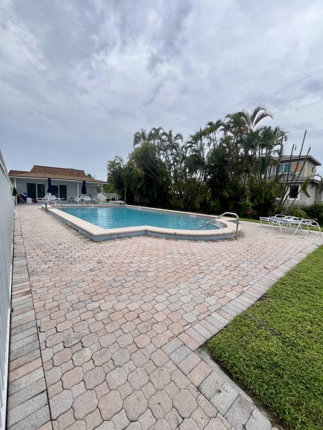 658 NE 6th Court #L
