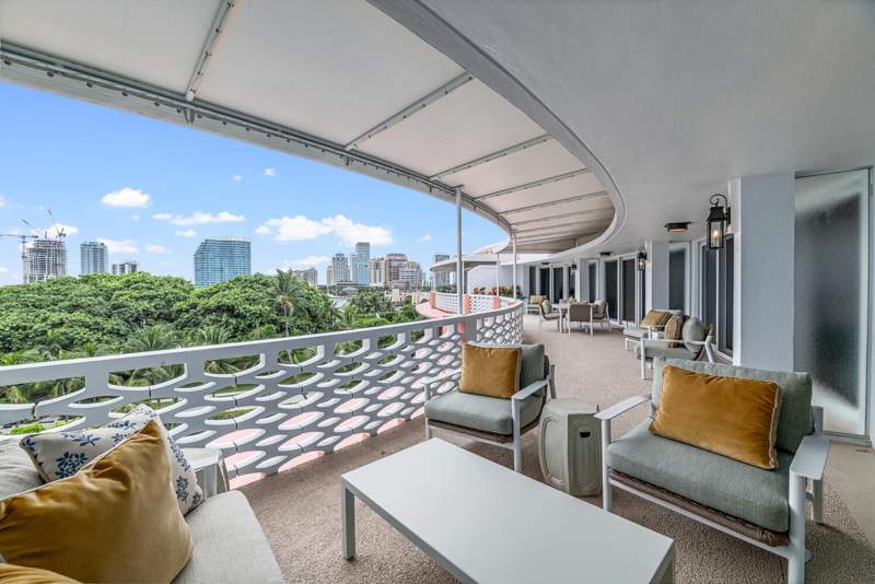 3 bedroom Condominium at 315 S Lake Drive #Ph C, Southlake Condominium, Palm Beach — photo 4