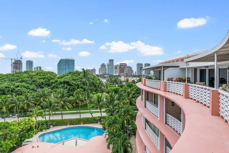 3 bedroom Condominium at 315 S Lake Drive #Ph C, Southlake Condominium, Palm Beach — photo 2