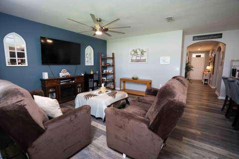 8620 Cobblestone Drive, Fort Pierce FL - photo 8 of 31