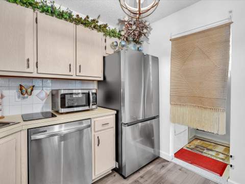 342 Pine Ridge Circle #D-2, Greenacres FL - photo 20 of 47