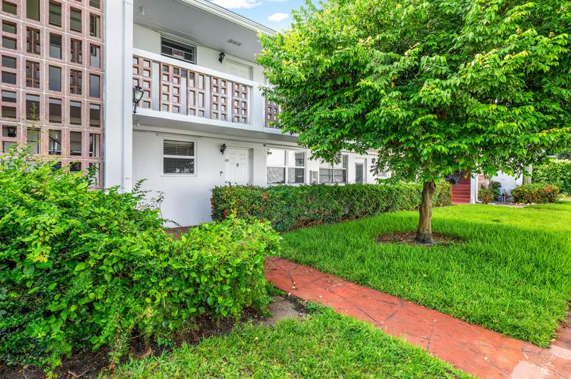 1 bedroom Condominium at 40 SE 13th Street #A3, Palm Royal Apts Inc Condo, Boca Raton — photo 3