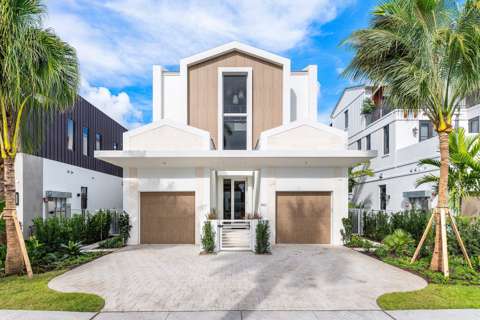 812 Palm Trail, home for sale on Palm Trail