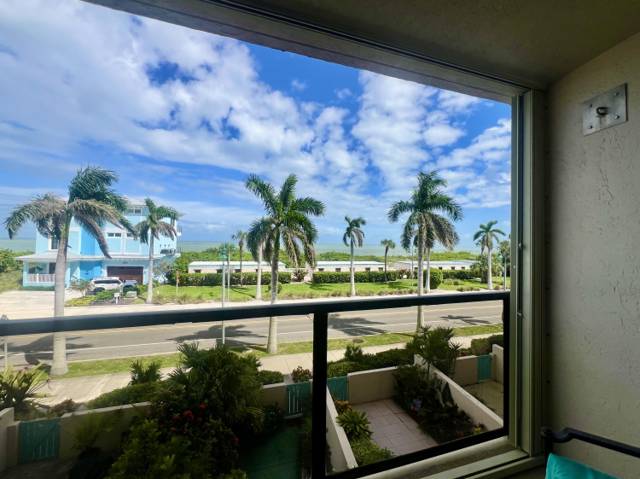 Avalon Beach Club, A Condominium