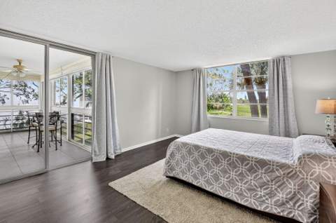 5340 NW 2nd Avenue #220, Boca Raton FL - photo 7 of 30