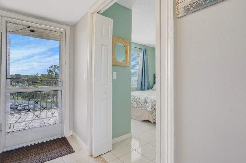 2 bedroom Condominium at 3959 Via Poinciana #503, Poinciana Place Condo 1,2,8 And 9, Lake Worth — photo 5